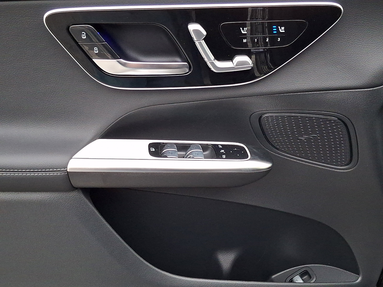 New 2026 Mercedes-Benz GLC 300 4MATIC image 8