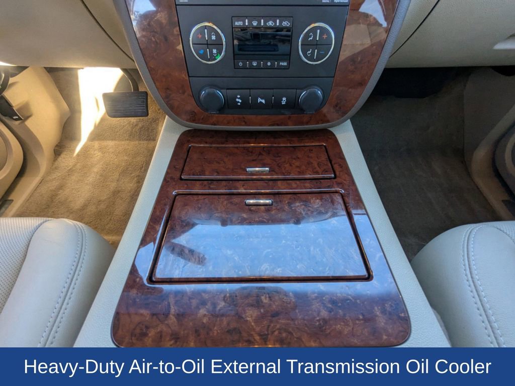 Used 2013 Chevrolet Avalanche LTZ image 24