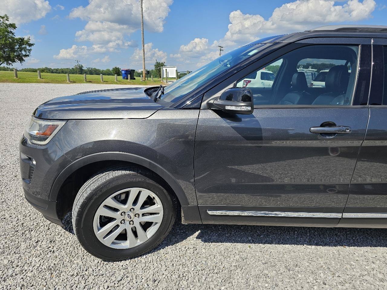 Used 2018 Ford Explorer XLT w/ Equipment Group 202A AWD/4WD image 6