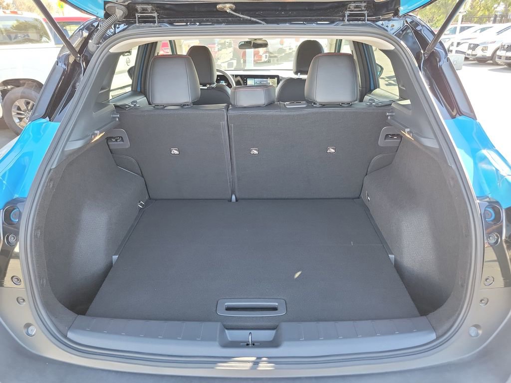 Certified 2025 Nissan Kicks SR image 23