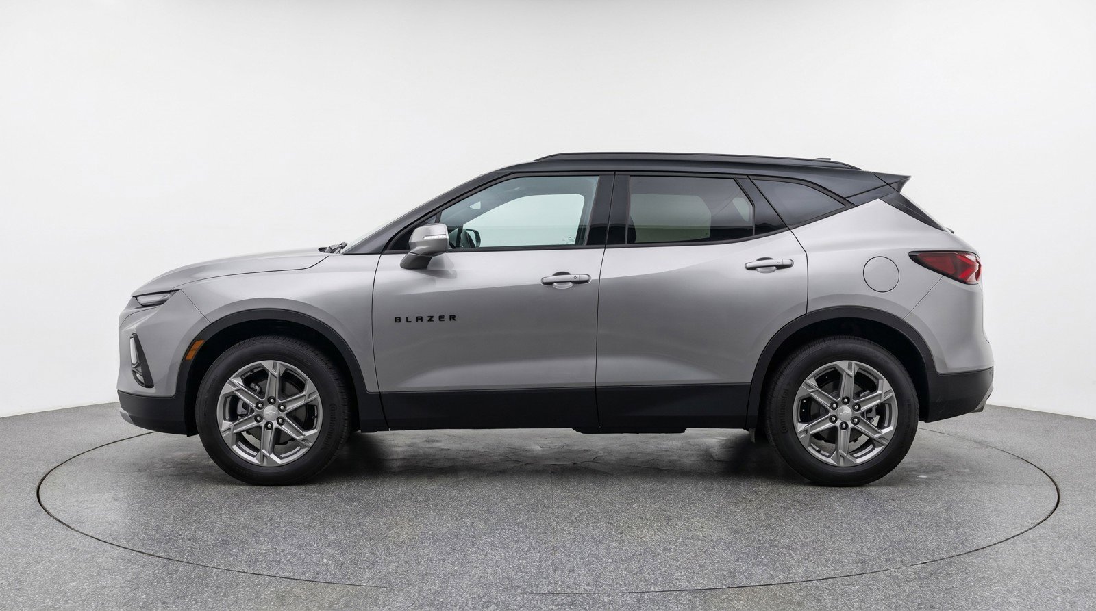 Used 2025 Chevrolet Blazer LT FWD image 5