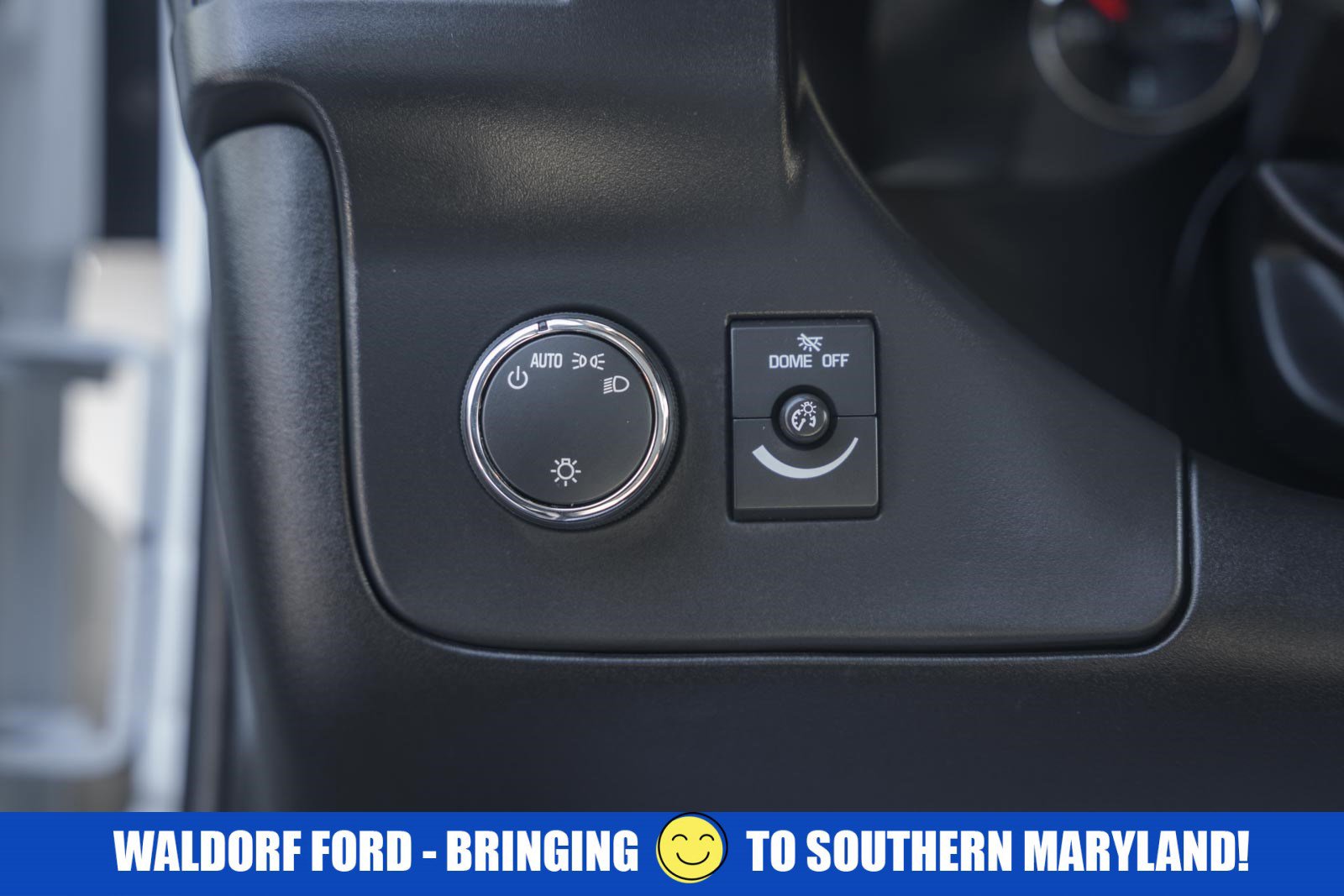 Used 2025 Chevrolet Express 2500 Extended w/ Communications Package image 39