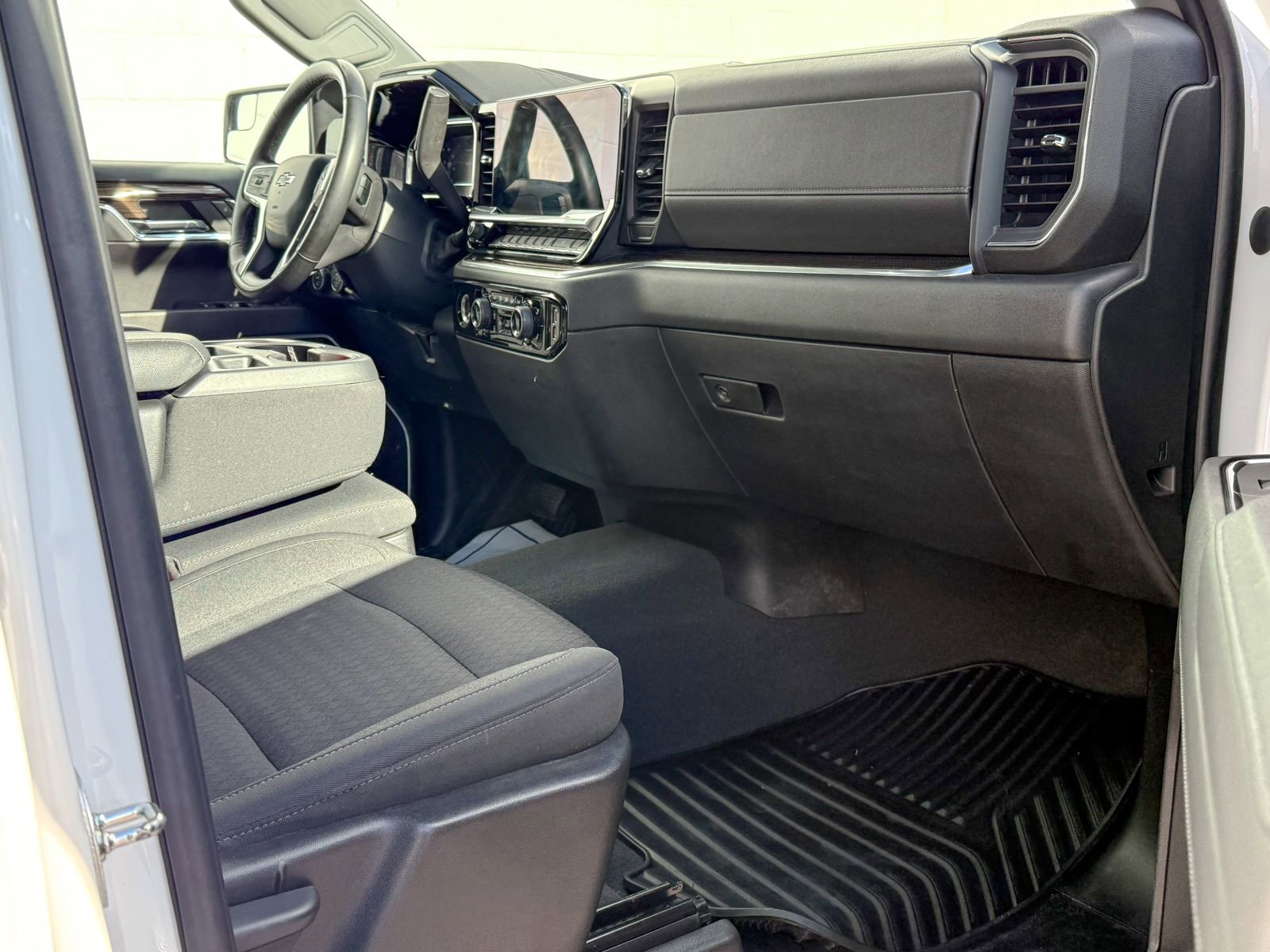 Used 2023 Chevrolet Silverado 1500 RST image 12