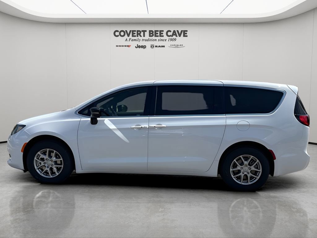 New 2026 Chrysler Voyager LX image 5