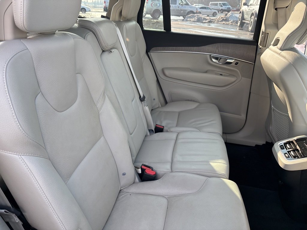 Certified 2023 Volvo XC90 B5 Plus image 40