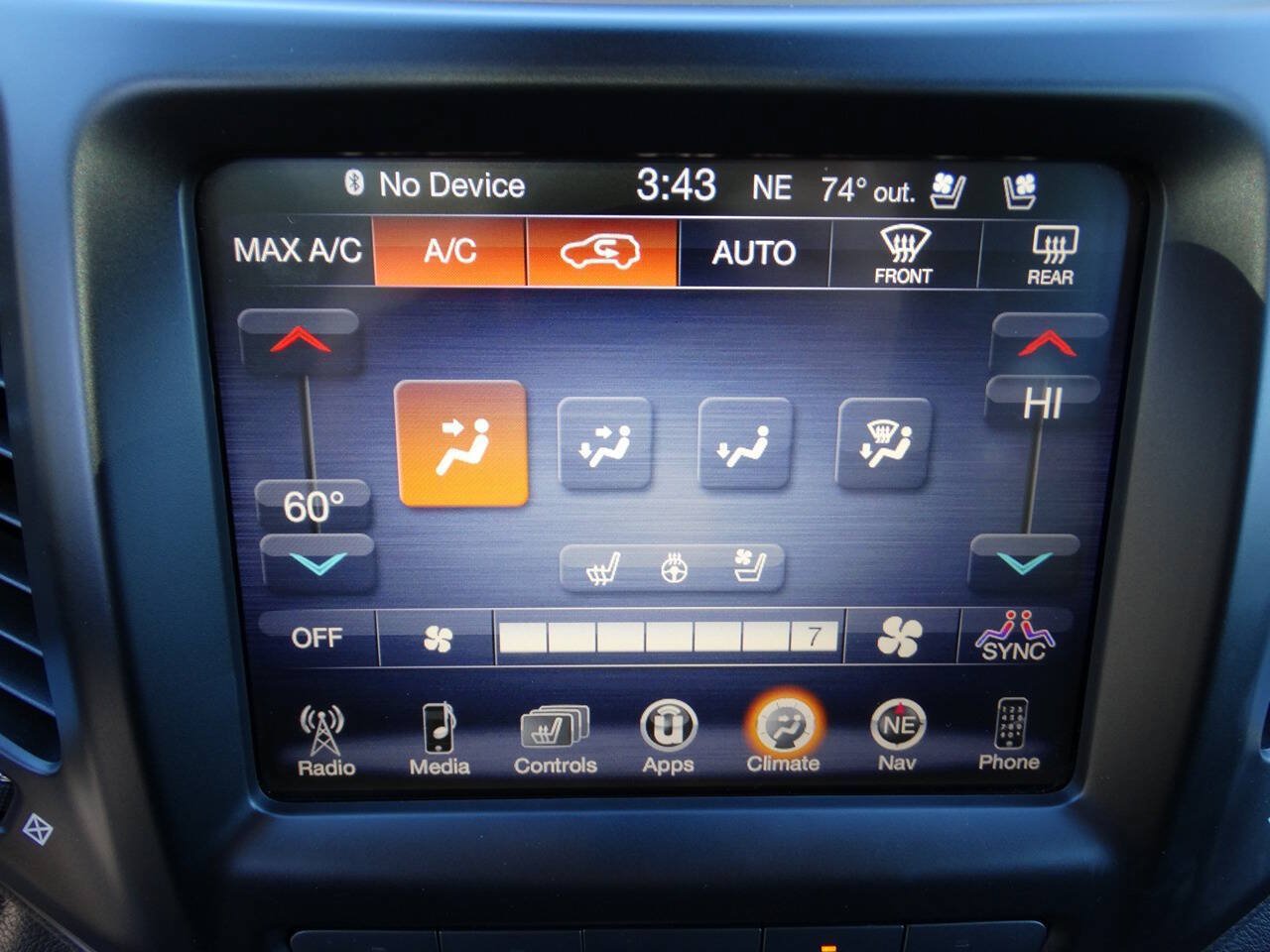 Used 2016 Jeep Cherokee 4WD Limited w/ Luxury Group w/ Luxury Group image 30