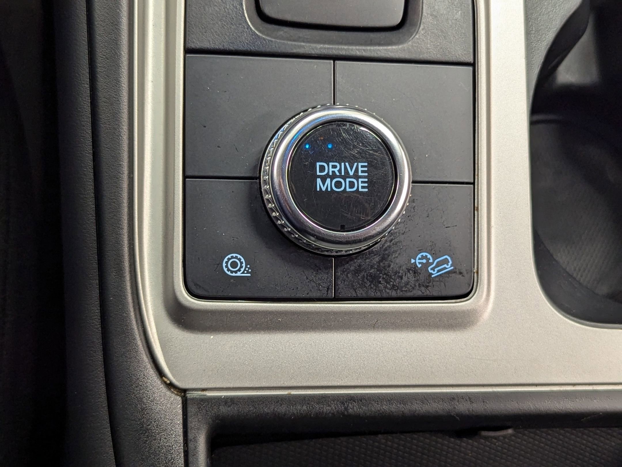 Certified 2023 Ford Explorer XLT w/ Class IV Trailer Tow Package image 26