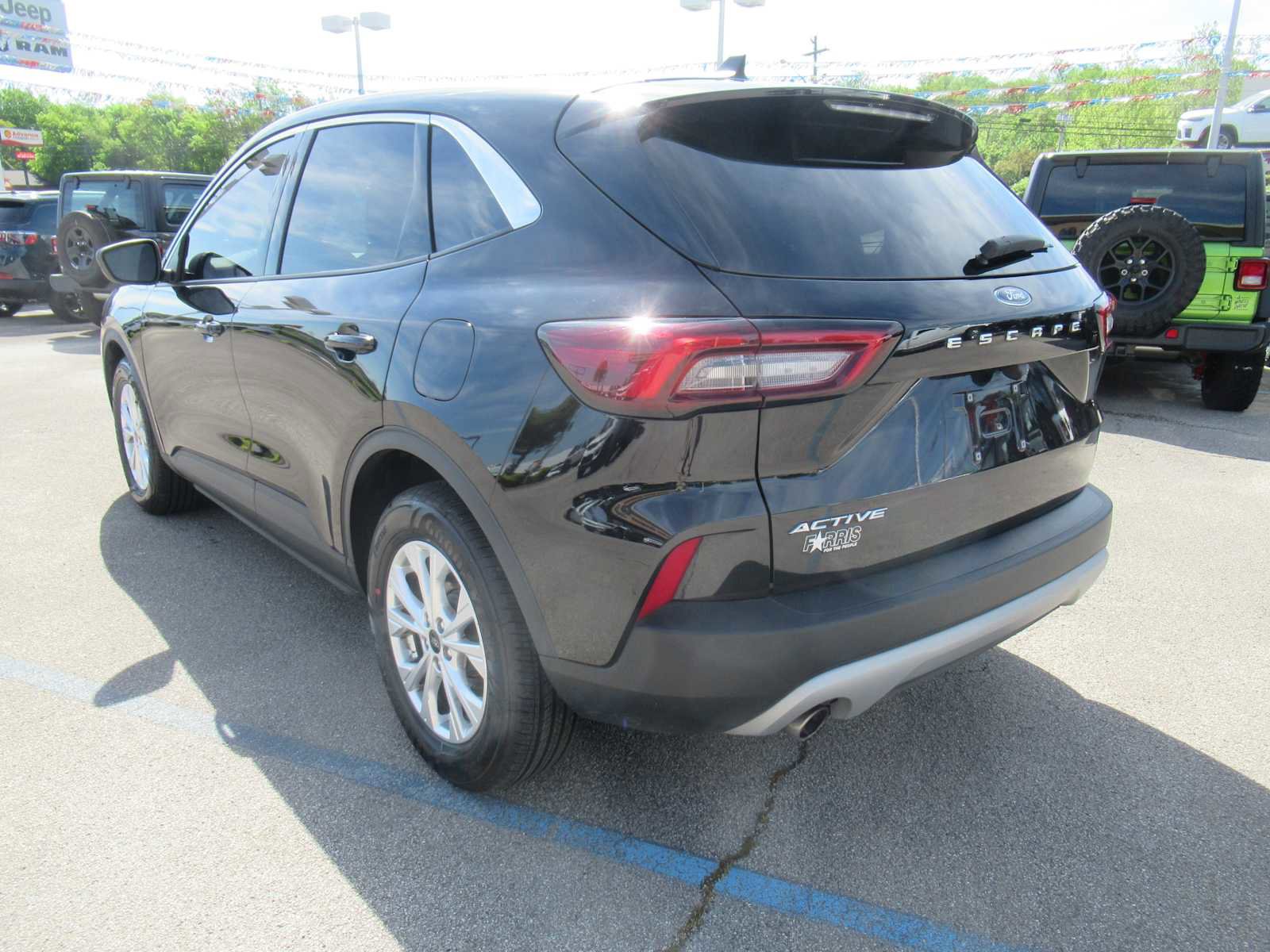 Used 2024 Ford Escape Active image 3