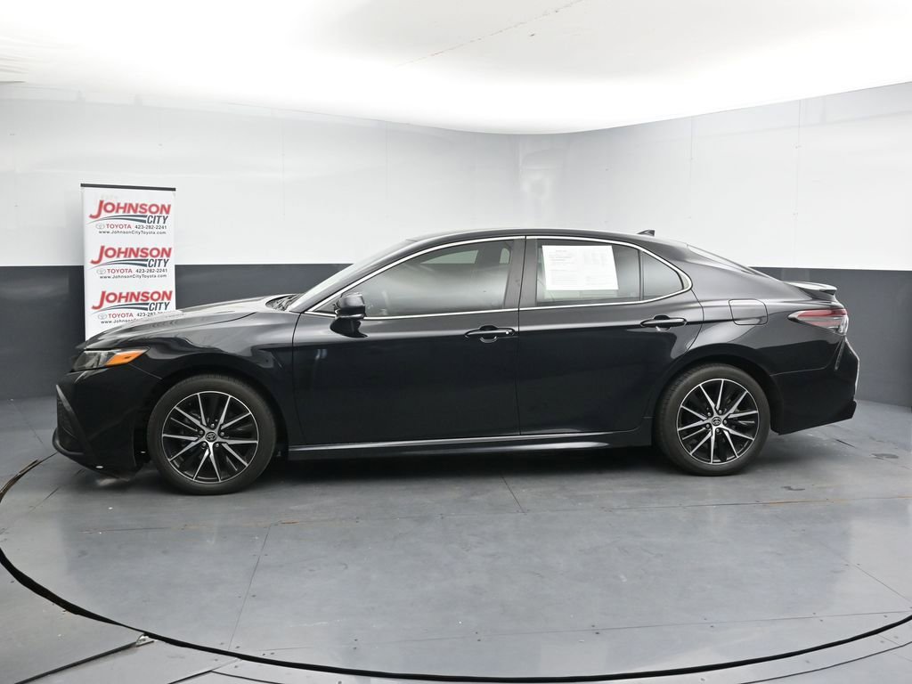 Used 2024 Toyota Camry SE FWD image 5