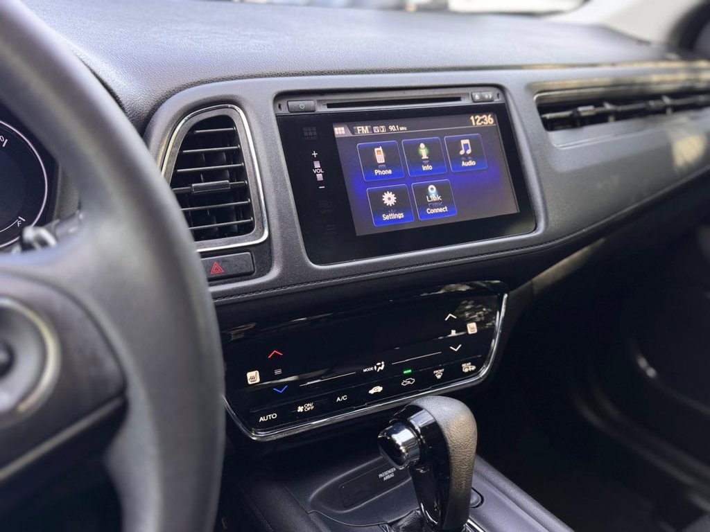 Used 2018 Honda HR-V EX image 16