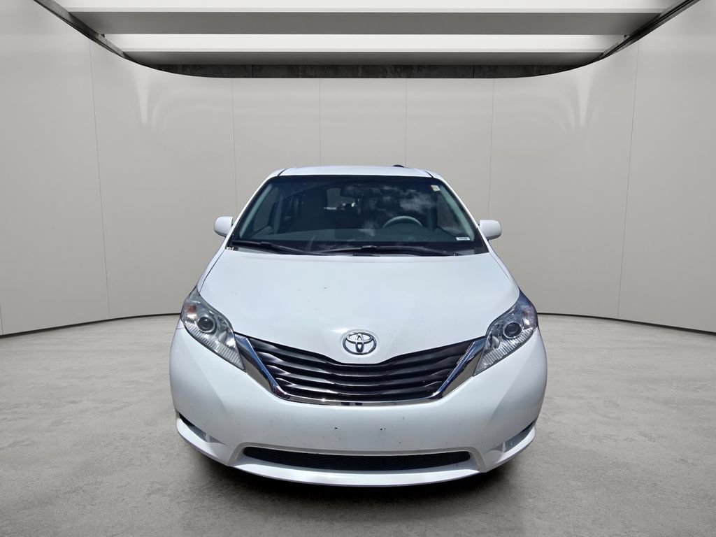 Used 2013 Toyota Sienna LE FWD image 15