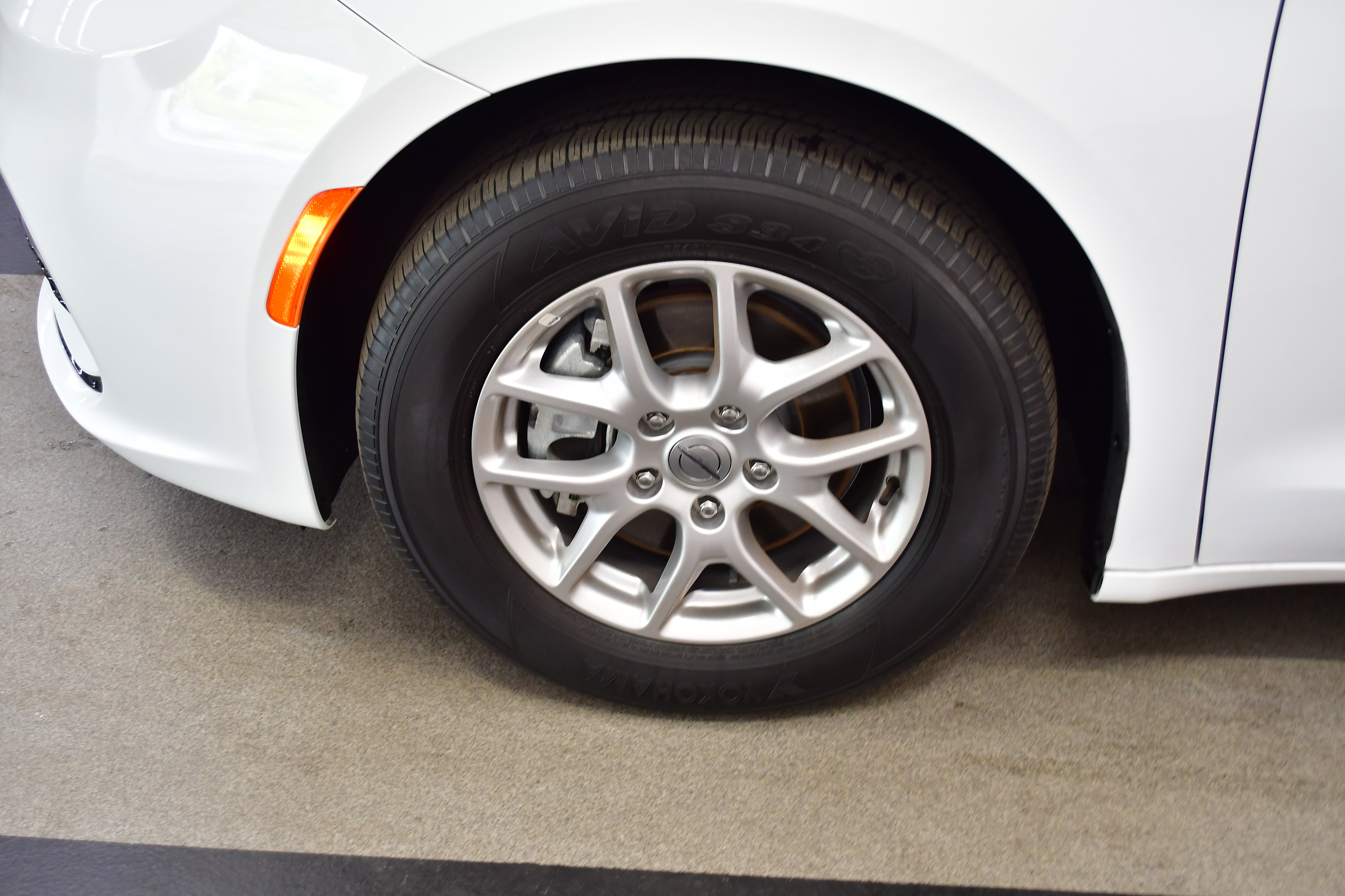 Used 2025 Chrysler Pacifica Select FWD image 38