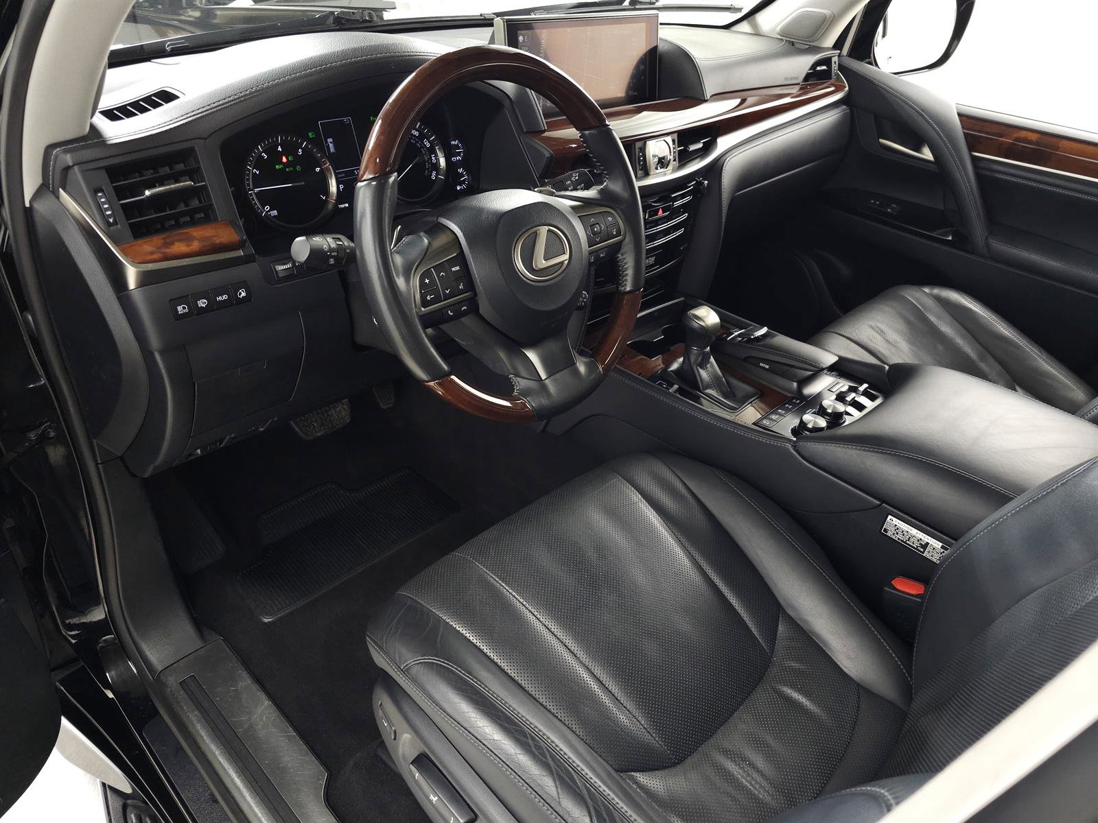 Used 2019 Lexus LX 570 4WD image 19