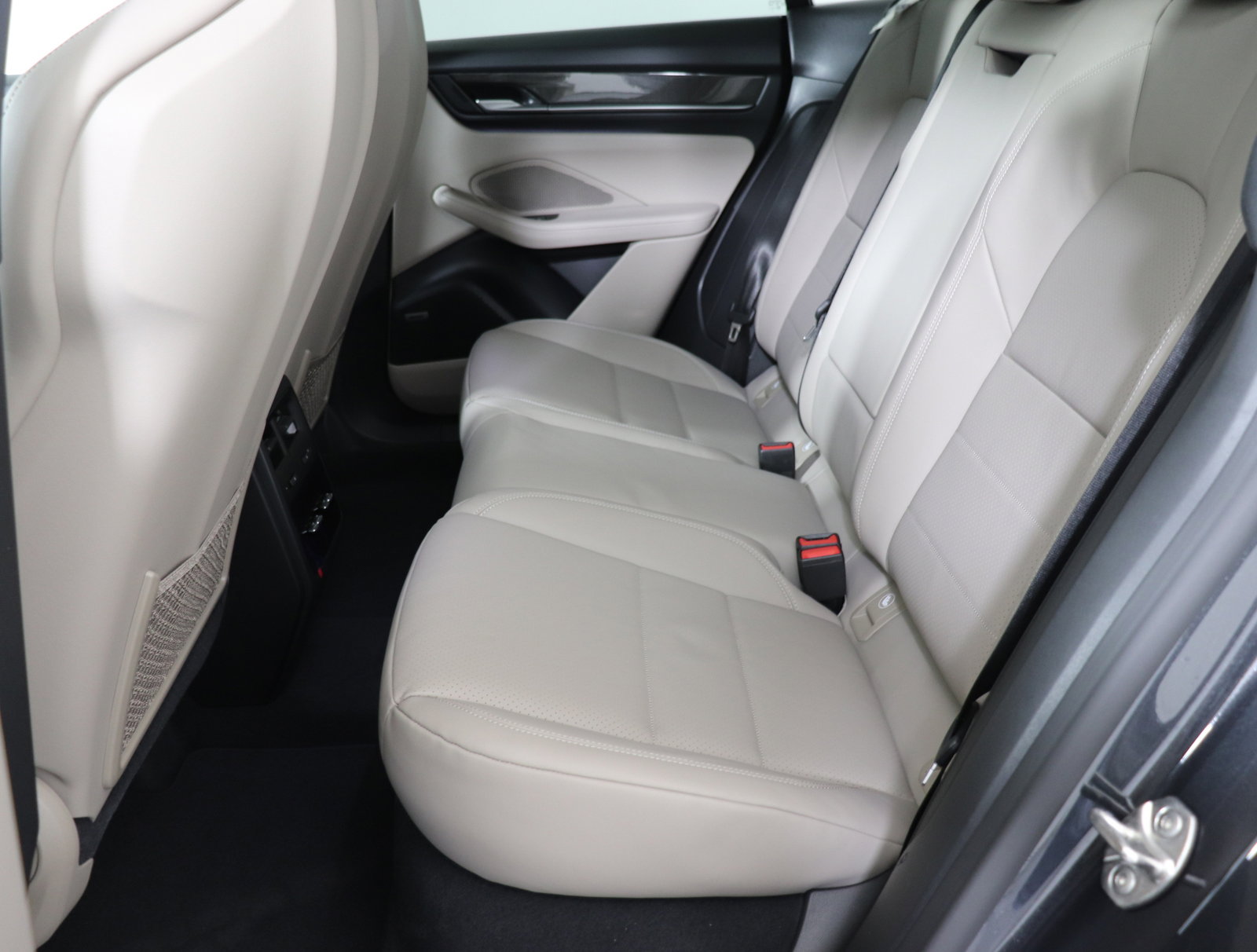 Used 2024 Porsche Macan 4 Electric image 20