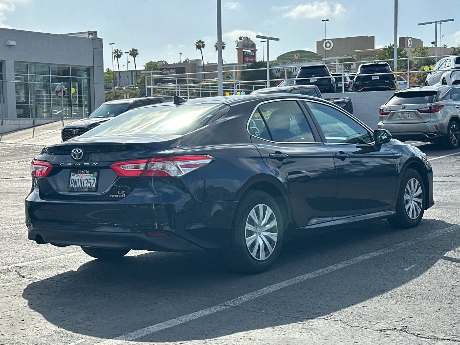 Used 2020 Toyota Camry LE w/ Carpet Mat Package FWD image 3