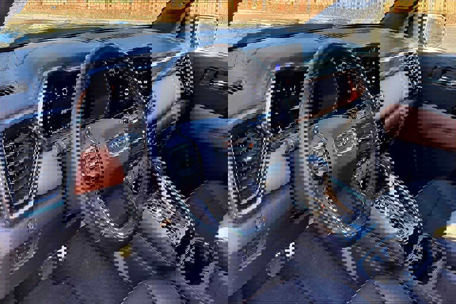 Used 2023 GMC Canyon AT4 w/ Technology Package image 15