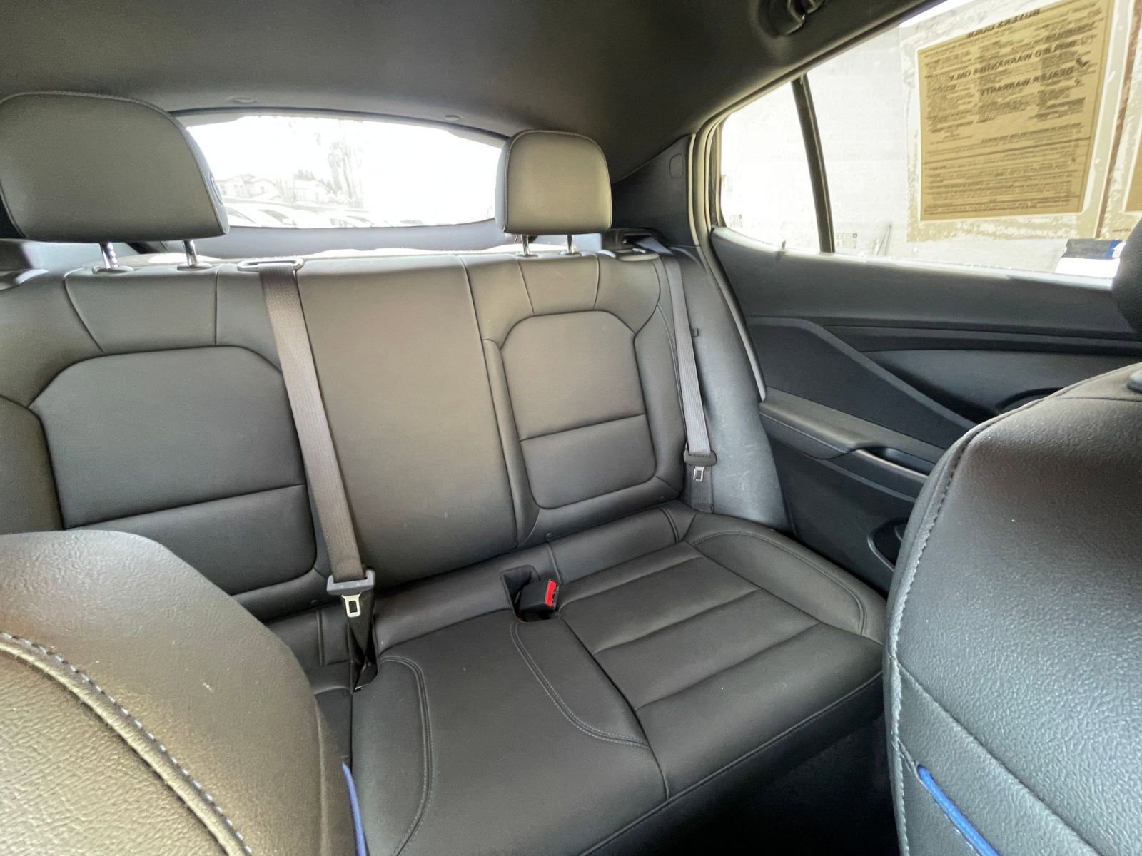 Used 2025 Buick Envista Sport Touring image 38