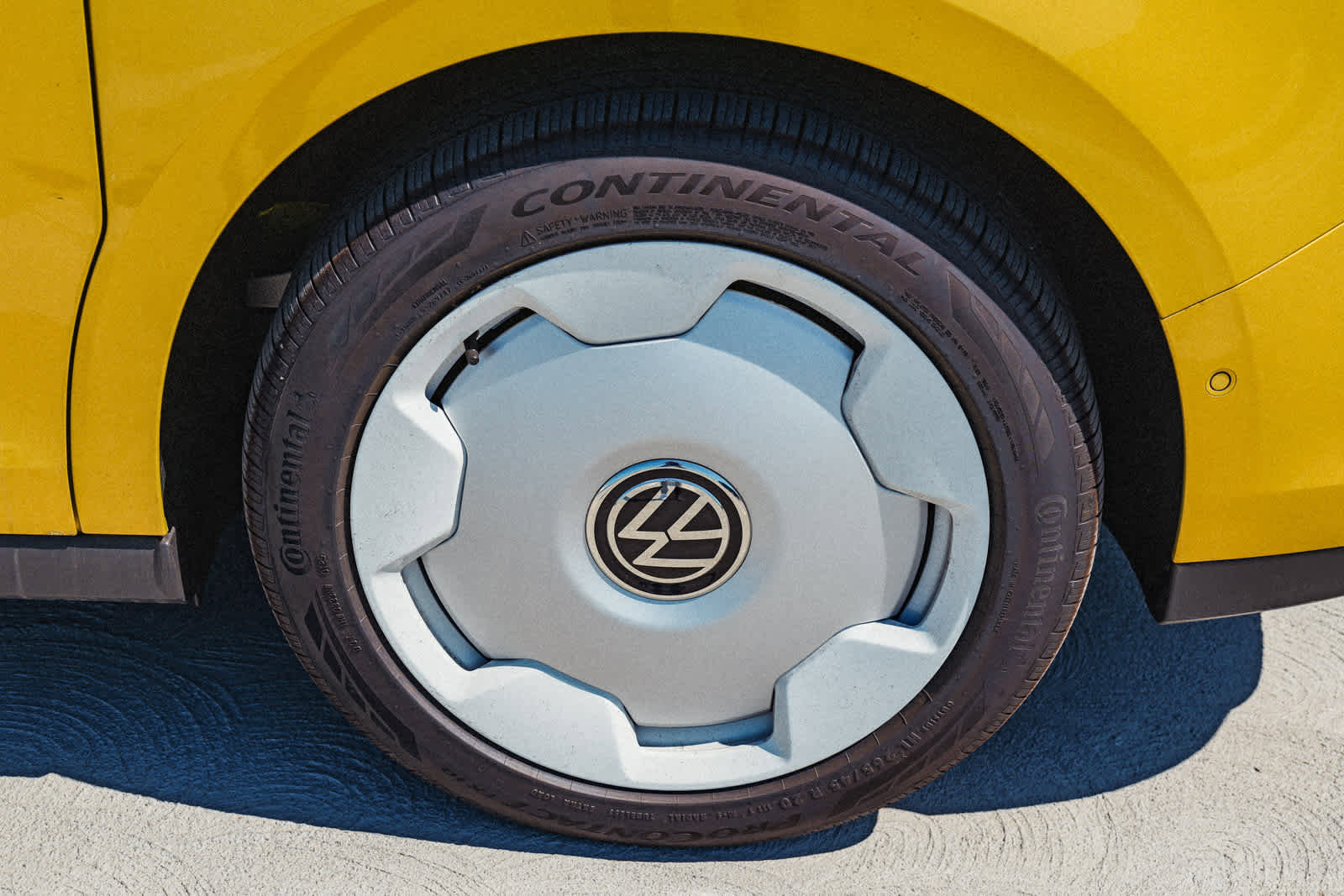 New 2025 Volkswagen ID. Buzz 1st Edition image 12