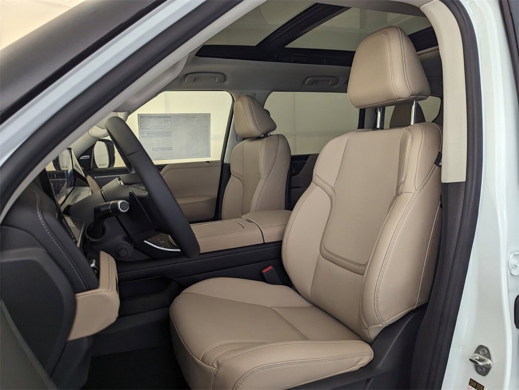 New 2026 INFINITI QX80 Pure w/ Cargo Package image 5