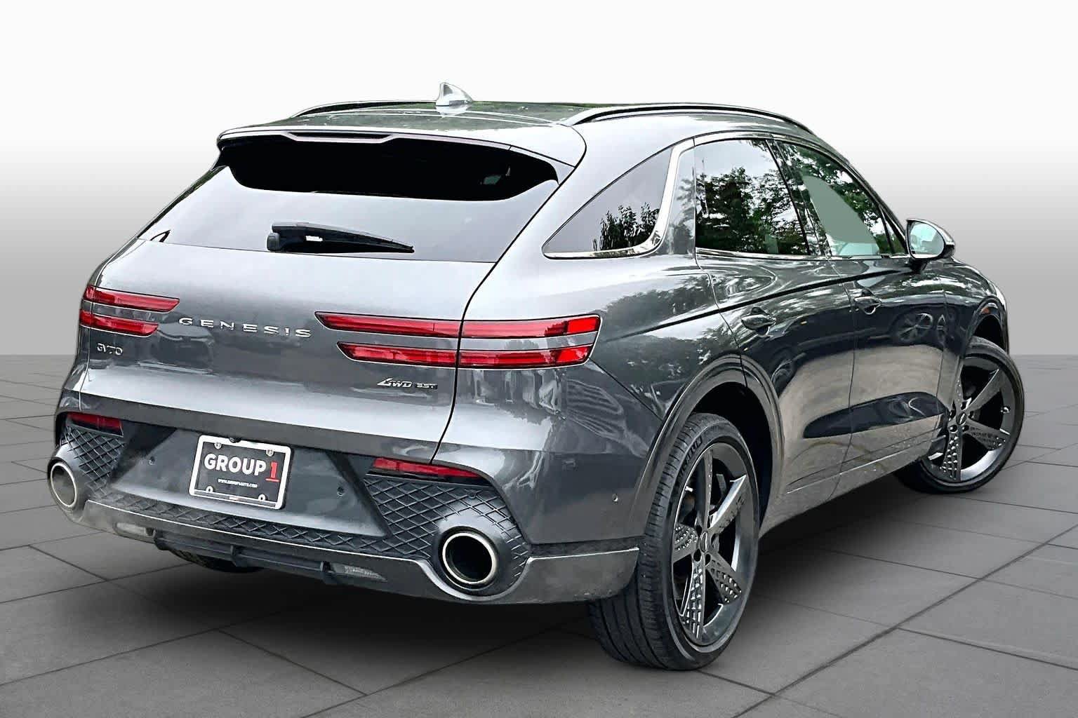 Used 2022 Genesis GV70 3.5T Sport w/ Sport Prestige Package AWD/4WD image 13