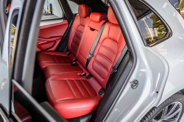 Used 2020 Porsche Macan Turbo image 40