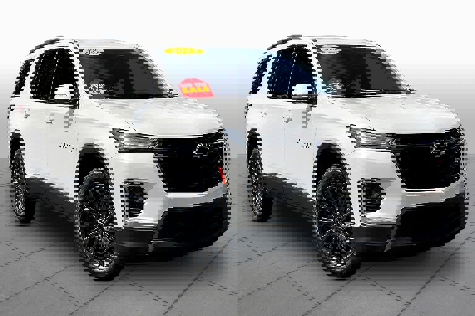 Certified 2023 Chevrolet Traverse RS FWD image 3