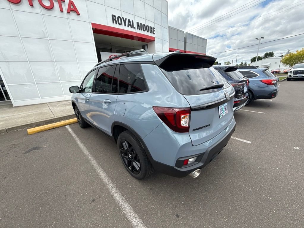 Used 2024 Honda Passport Black Edition image 6