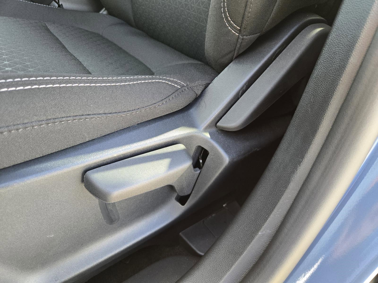 Used 2025 Ford Escape Active image 25