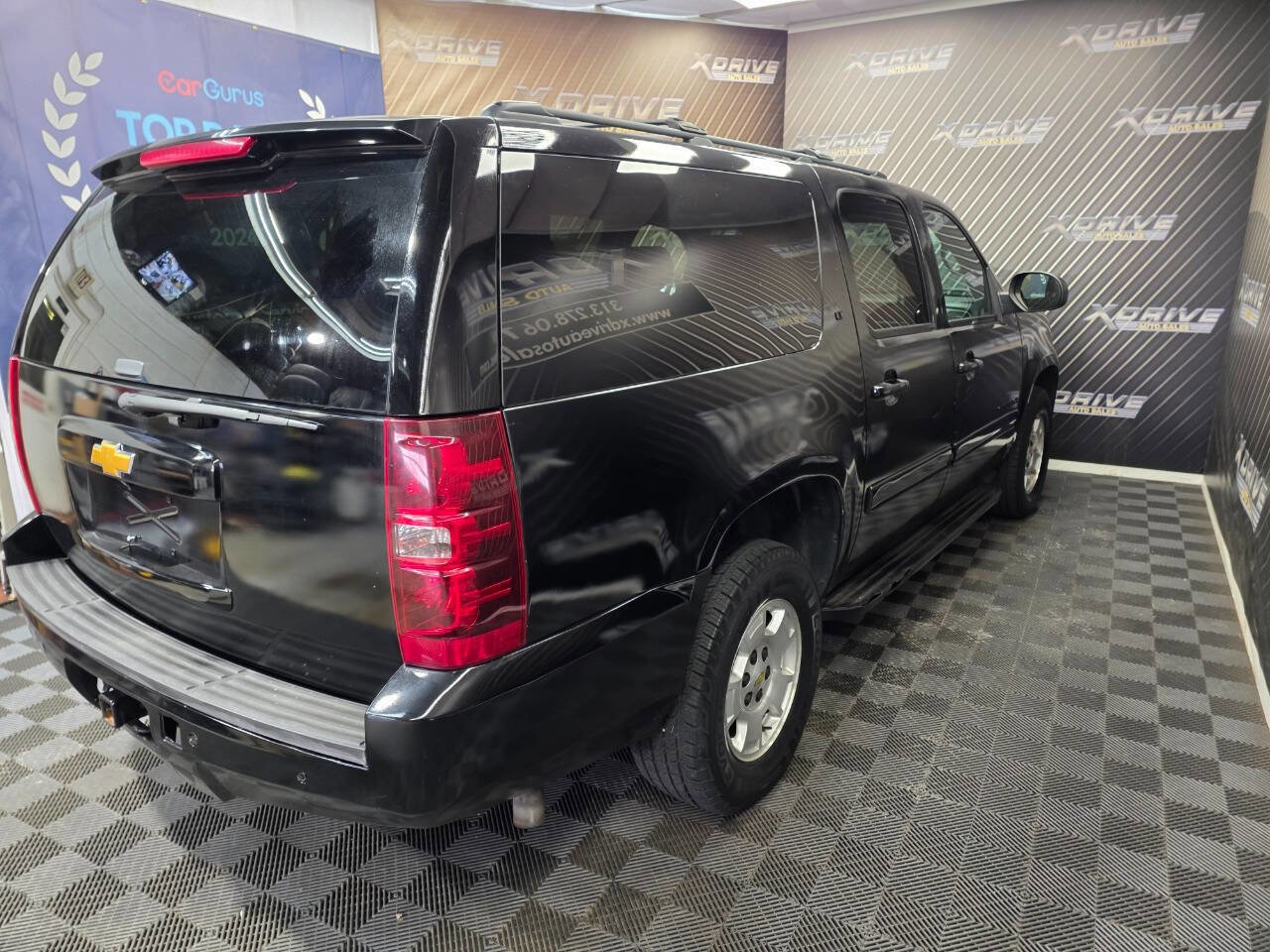 Used 2014 Chevrolet Suburban LT image 17
