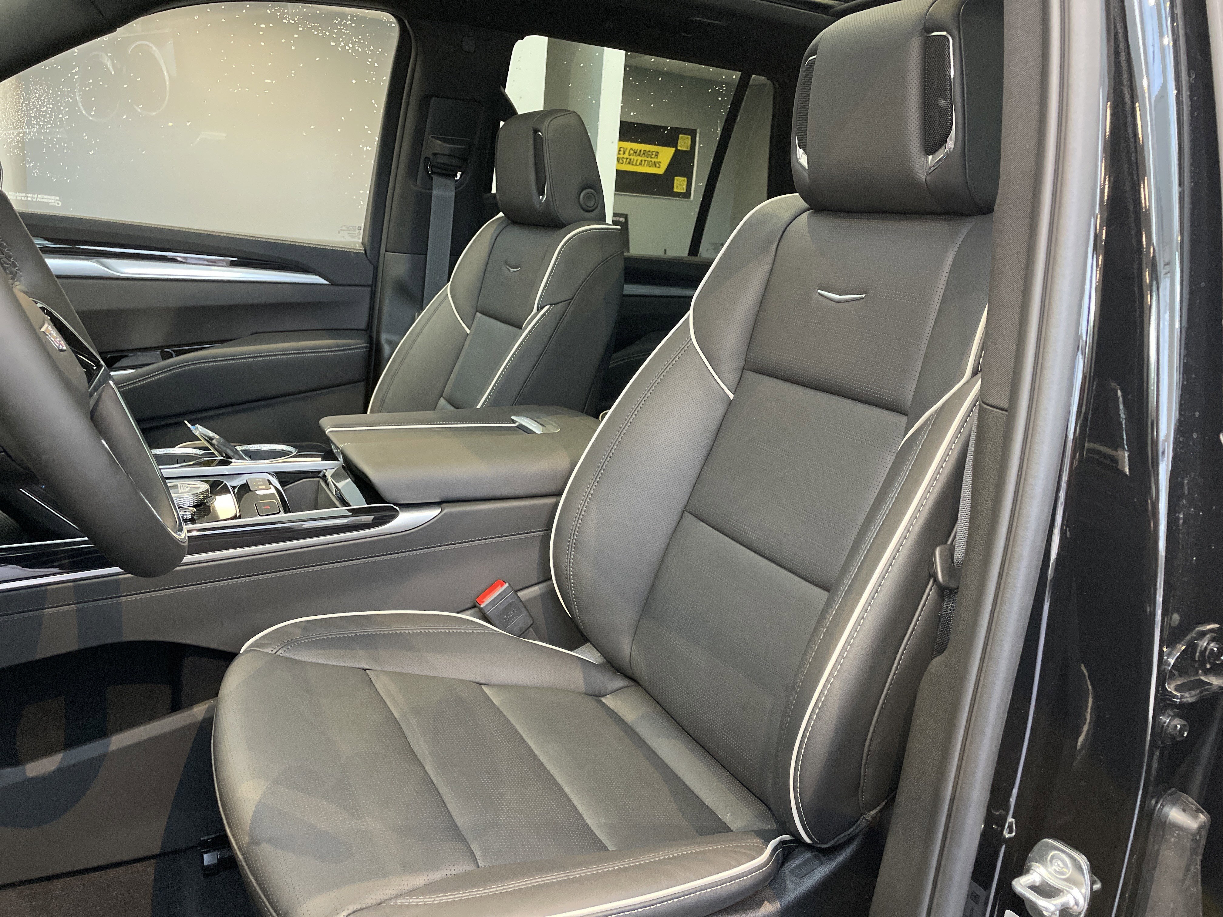 Used 2026 Cadillac Escalade Sport w/ LPO, ONYX Package image 18