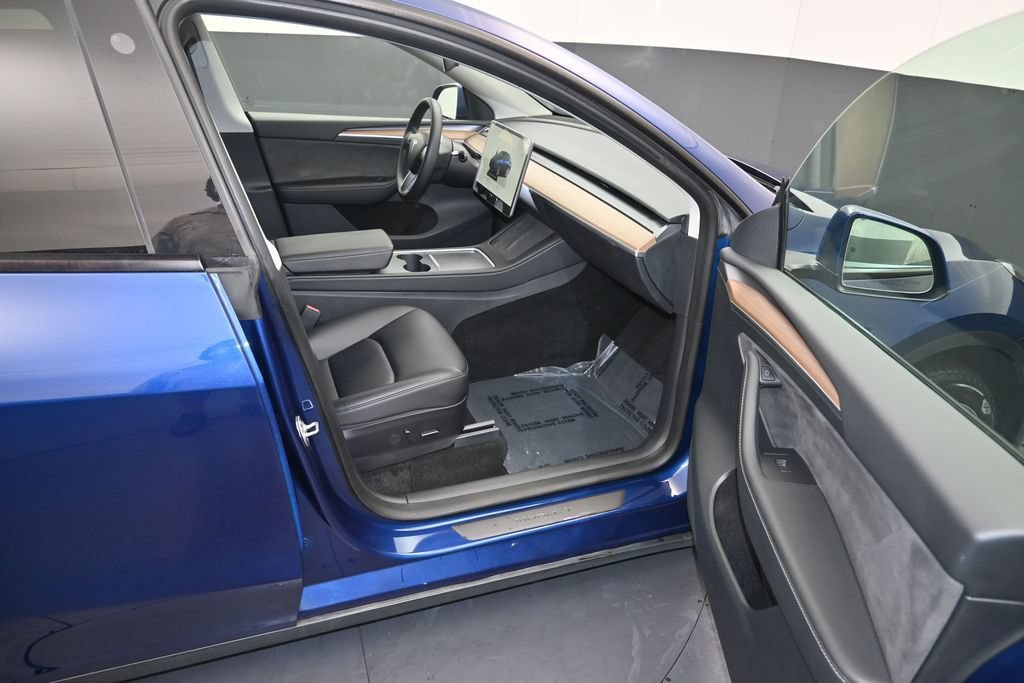 Used 2023 Tesla Model Y Long Range AWD/4WD image 10