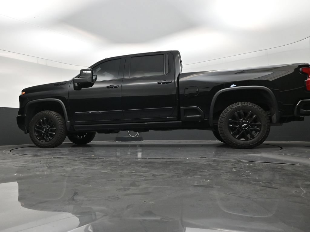 Used 2025 Chevrolet Silverado 2500 High Country w/ High Country Premium Package AWD/4WD image 21