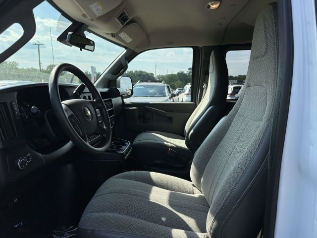 Used 2020 Chevrolet Express 3500 LT w/ LT Preferred Equipment Group RWD image 18