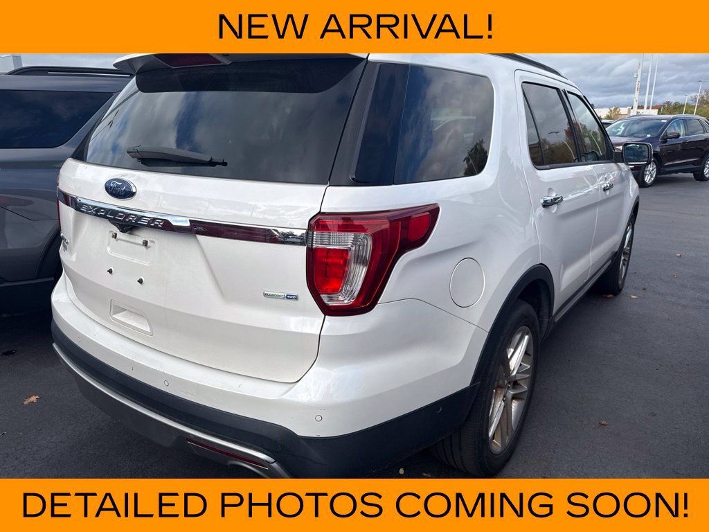 Used 2017 Ford Explorer Limited w/ Equipment Group 301A AWD/4WD image 4