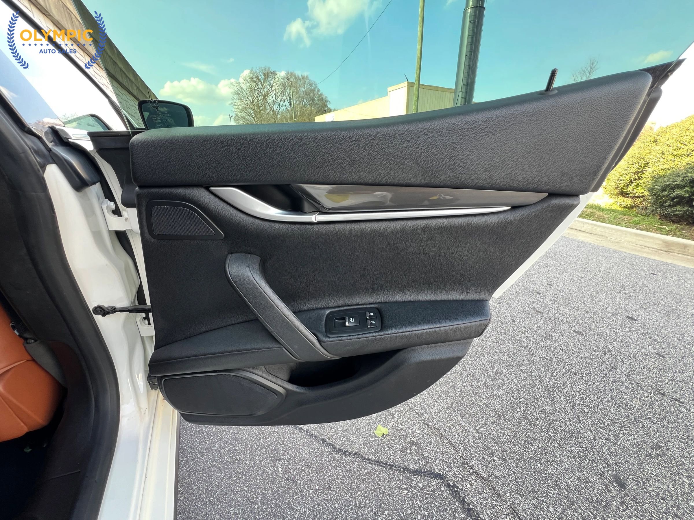 Used 2016 Maserati Ghibli image 42