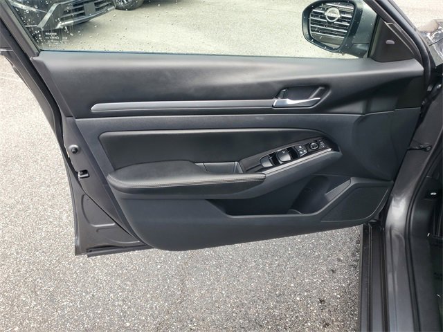 Used 2023 Nissan Altima 2.5 SV image 7