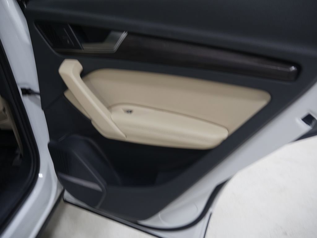 Used 2020 Audi Q5 2.0T Premium Plus w/ Premium Plus Package image 29