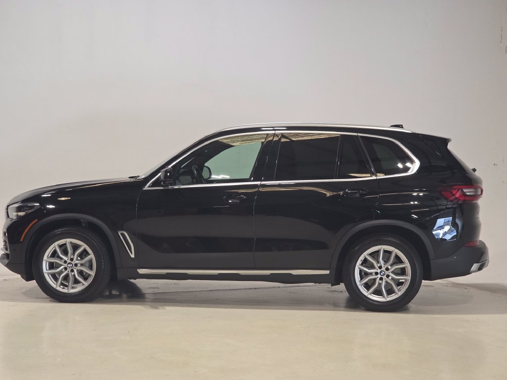 Used 2021 BMW X5 xDrive40i w/ Premium Package 2 AWD/4WD image 3