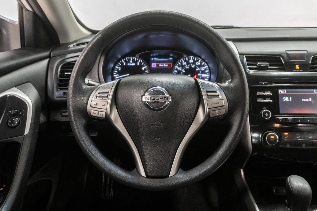 Used 2014 Nissan Altima 2.5 S w/ Display Audio Package FWD image 12