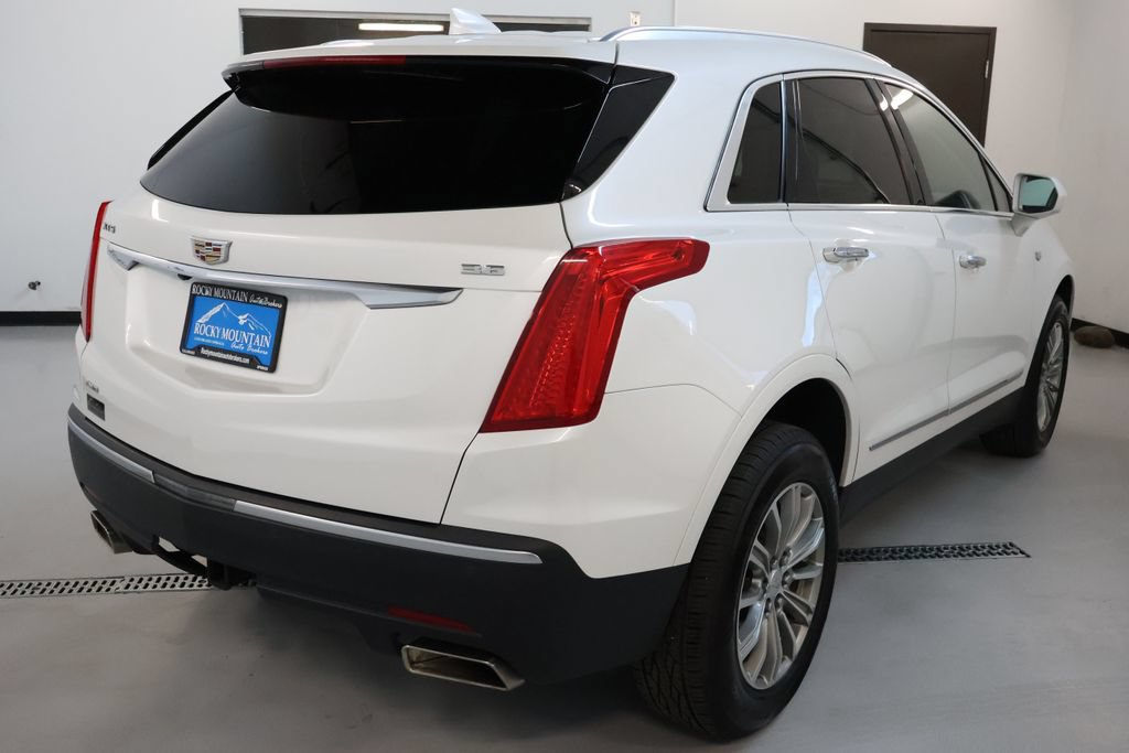 Used 2018 Cadillac XT5 Luxury w/ Driver Awareness Package AWD/4WD image 7