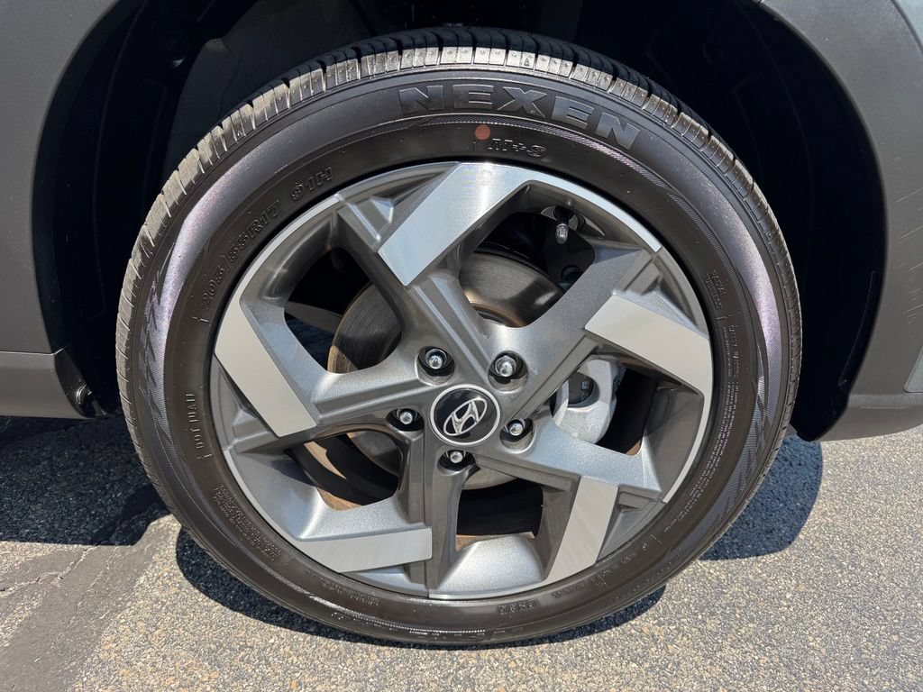 Used 2026 Hyundai Venue SEL FWD image 31