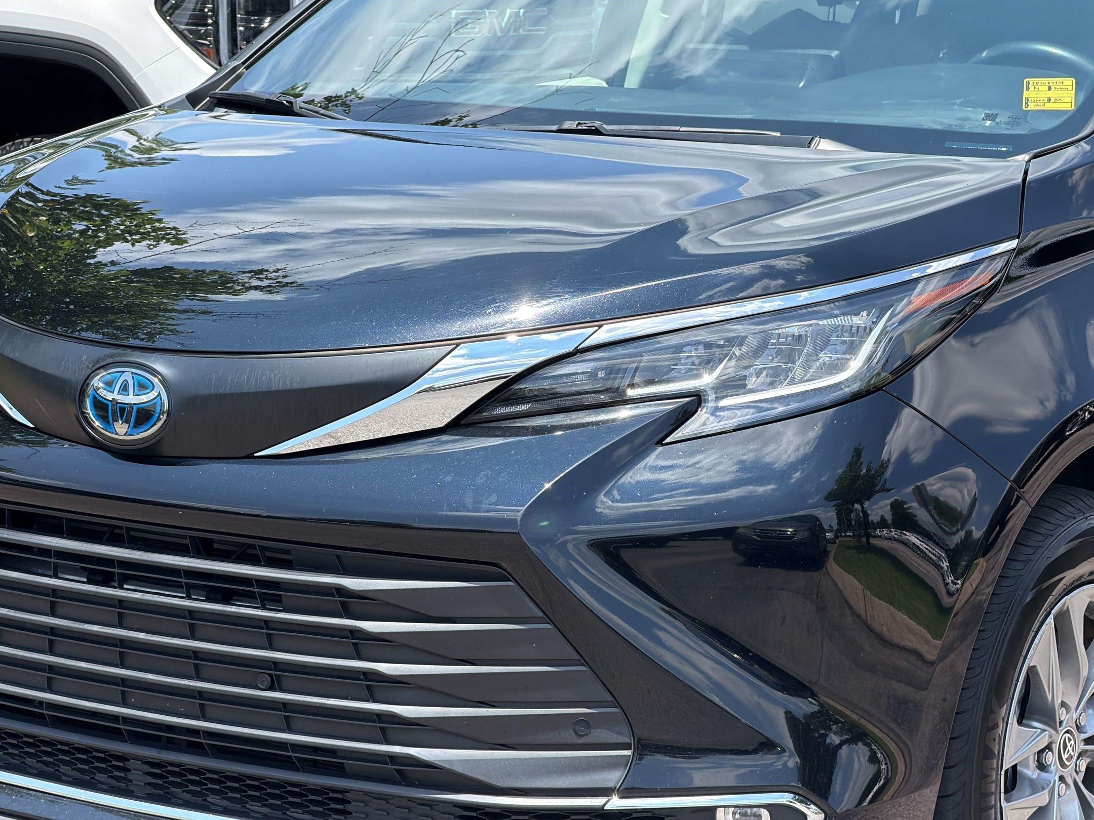 Used 2022 Toyota Sienna XLE FWD image 12
