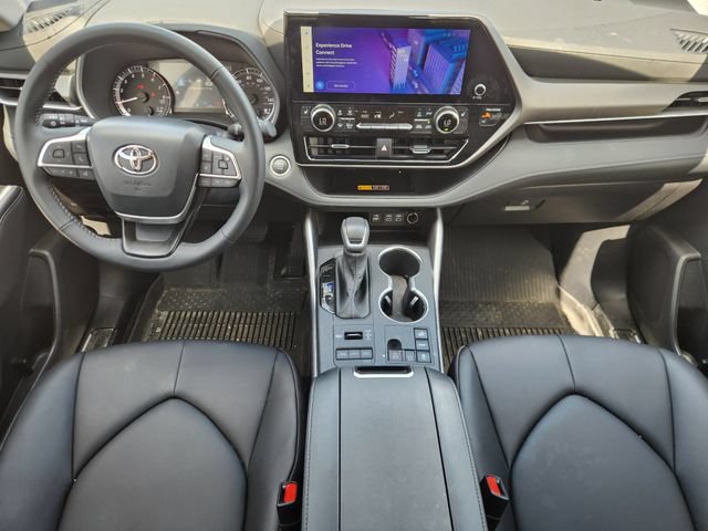 Certified 2026 Toyota Highlander XLE AWD/4WD image 25