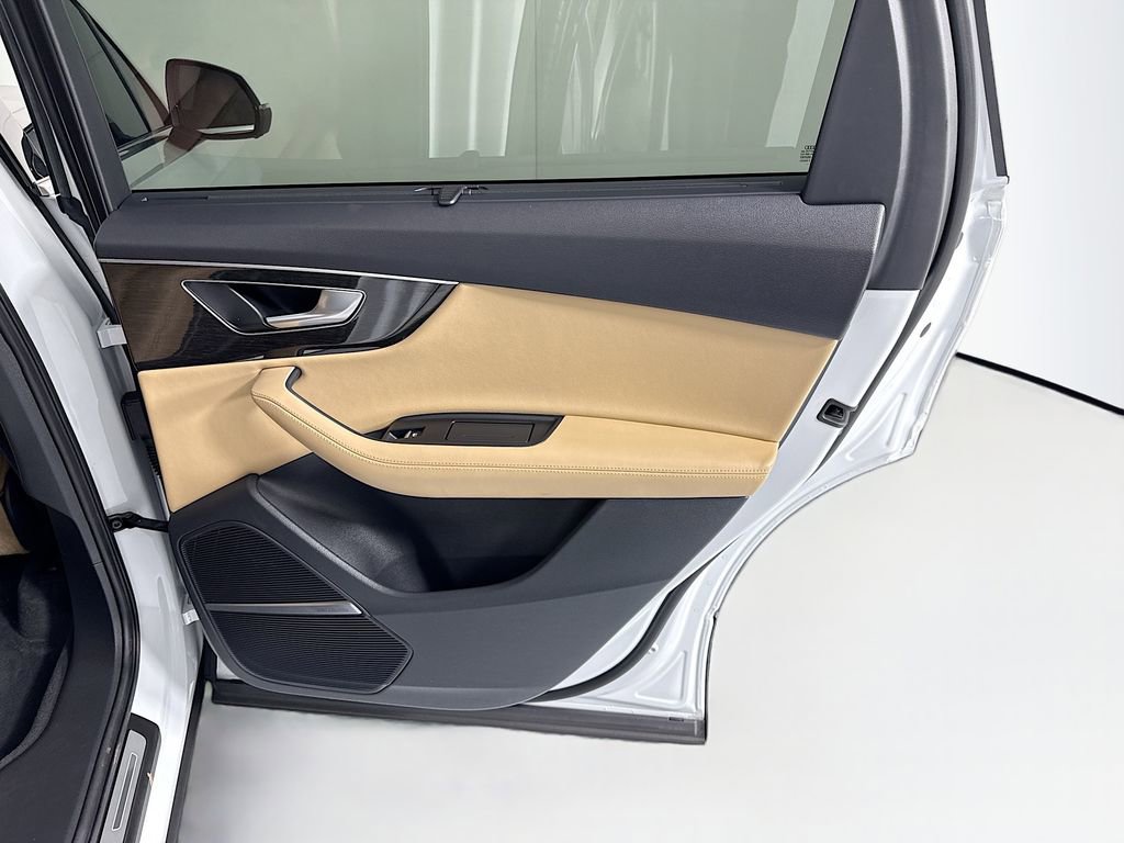 Used 2022 Audi Q7 3.0T Premium Plus image 28