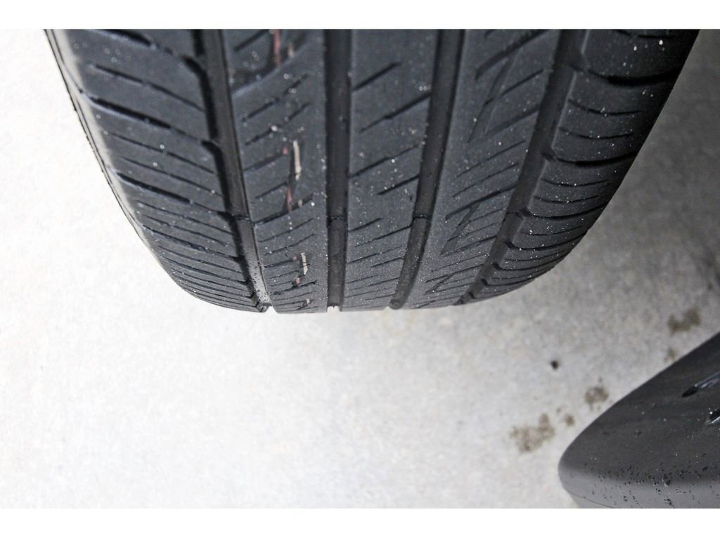 Used 2024 Nissan Pathfinder S image 29