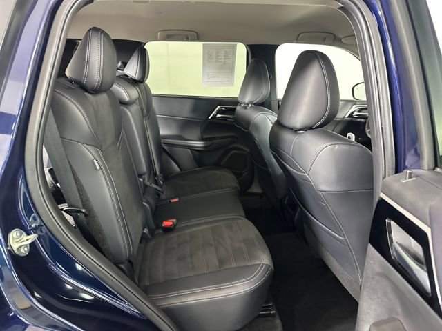 Used 2024 Mitsubishi Outlander SE Black Edition image 27