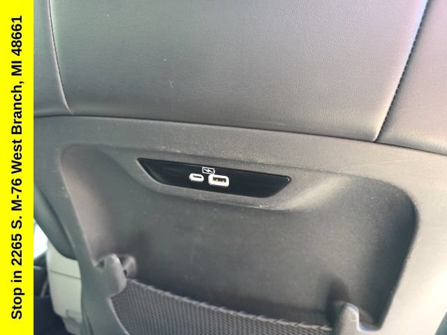 Used 2023 Chrysler Pacifica Touring-L FWD image 41