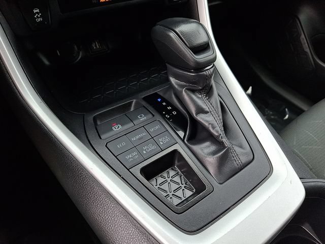 Used 2024 Toyota RAV4 XLE AWD/4WD image 10