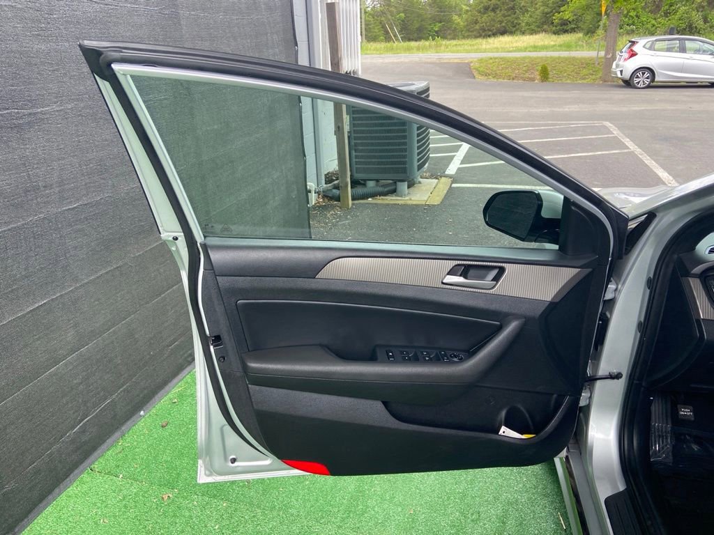 Used 2018 Hyundai Sonata Sport FWD image 18