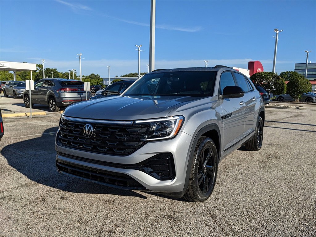 New 2026 Volkswagen Atlas Cross Sport SEL R-Line image 4